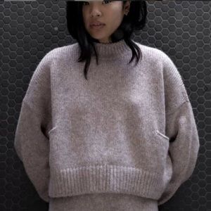 LUNYA Cozy Alpaca Sweater In Charcoal